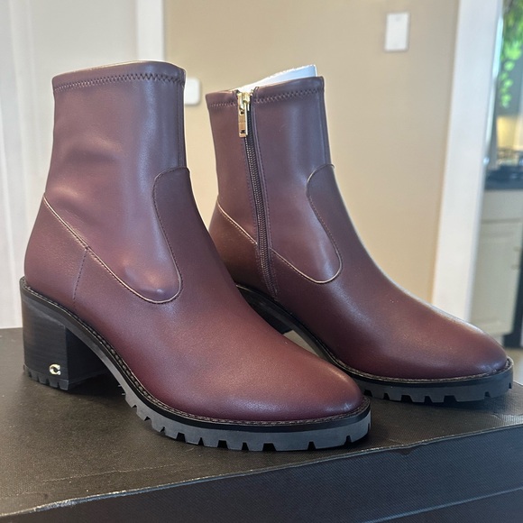 ✨Coach✨~Joy Lug- Sole Bootie in Cranberry - Picture 3 of 6